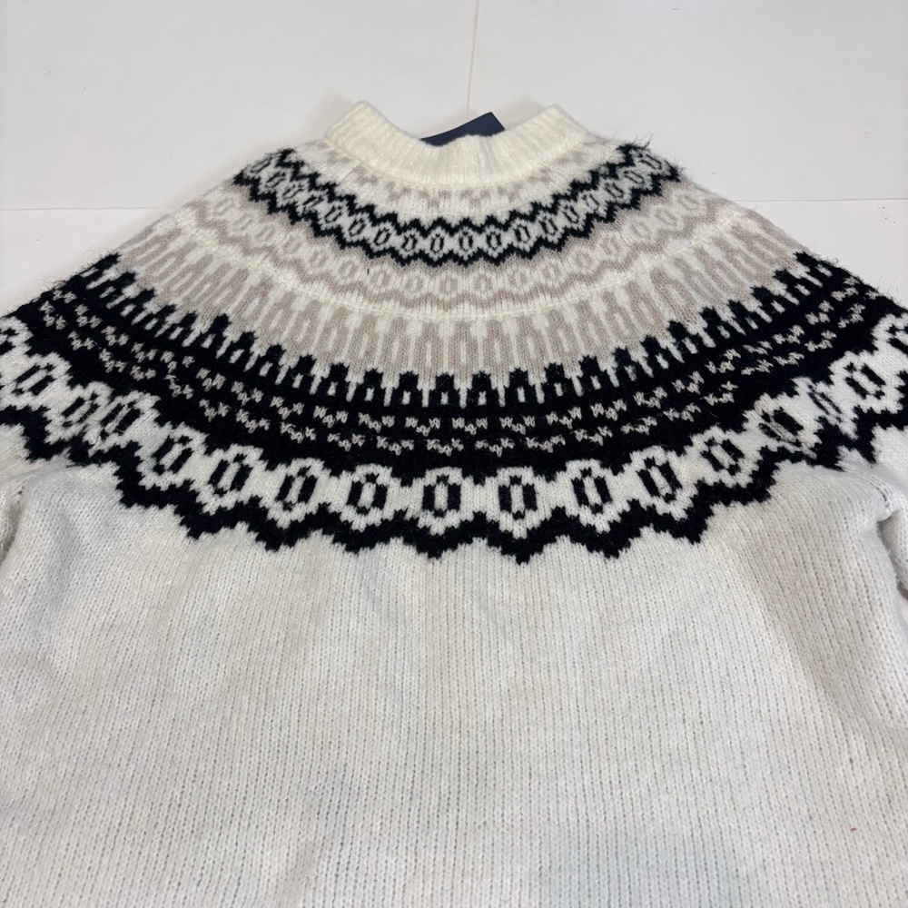 Universal Thread Black and Cream Turtleneck Sweater - Picture 3 of 11